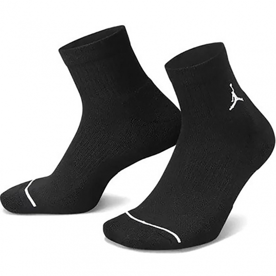 Jordan Everyday Quarter 3-Pack Koripallosukat ryhmss TARJOUKSET / Sukat @ 2WIN BASKETBUTIK (DX9655-010)