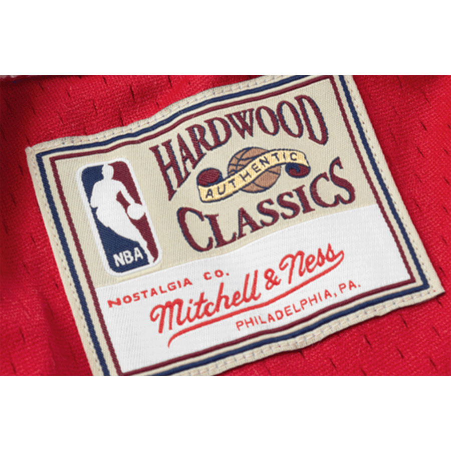 Bulls Authentic Shortsit 97-98