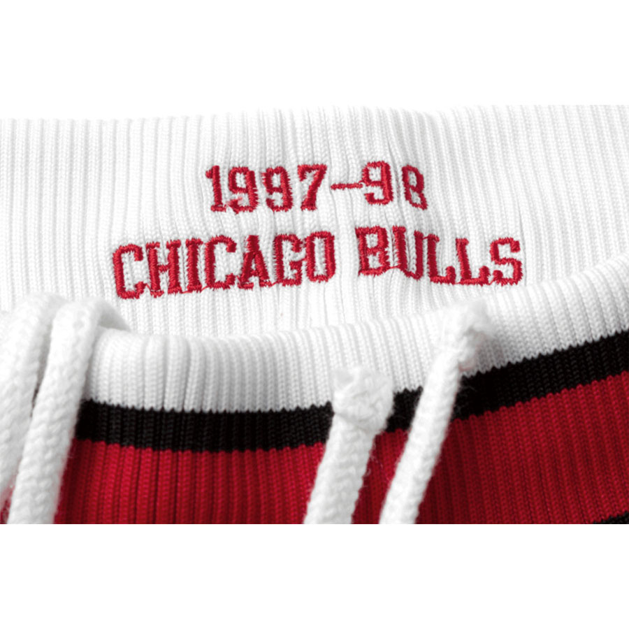 Bulls Authentic Shortsit 97-98