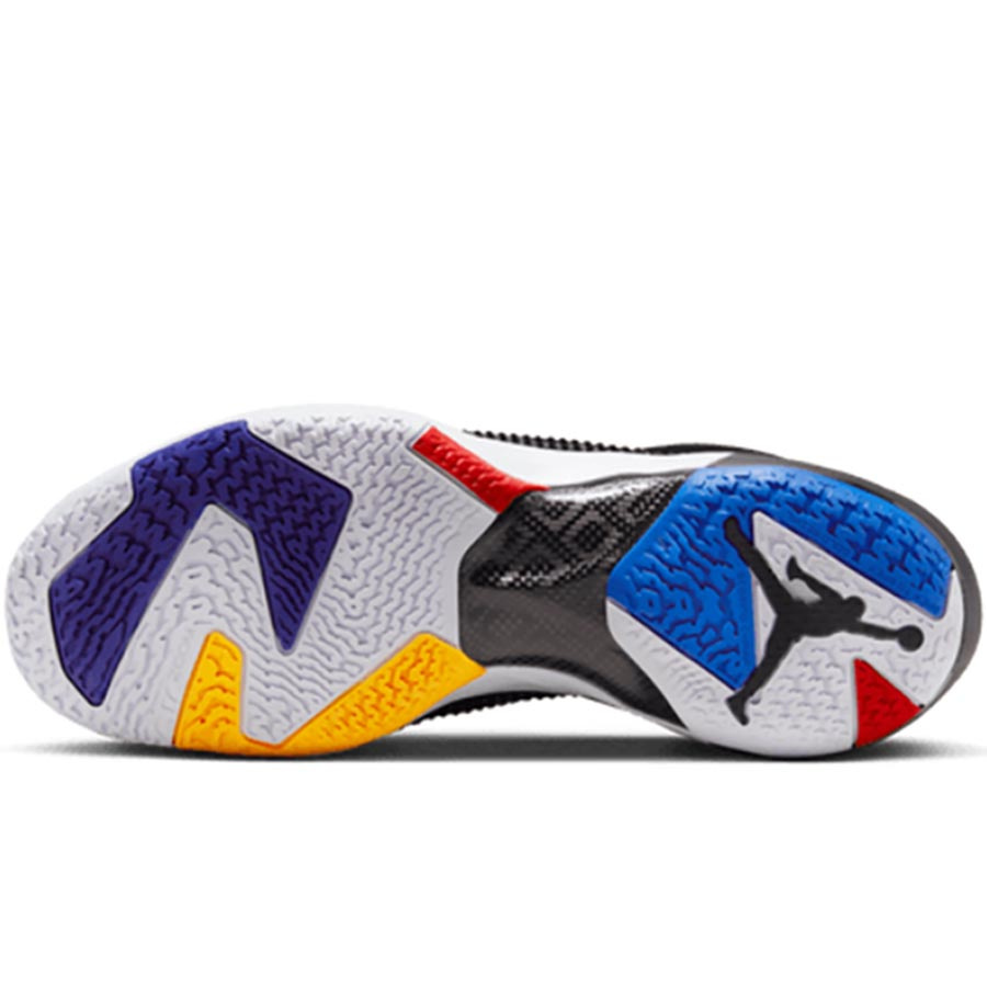 Air Jordan XXXVII Low Koripallokeng�t