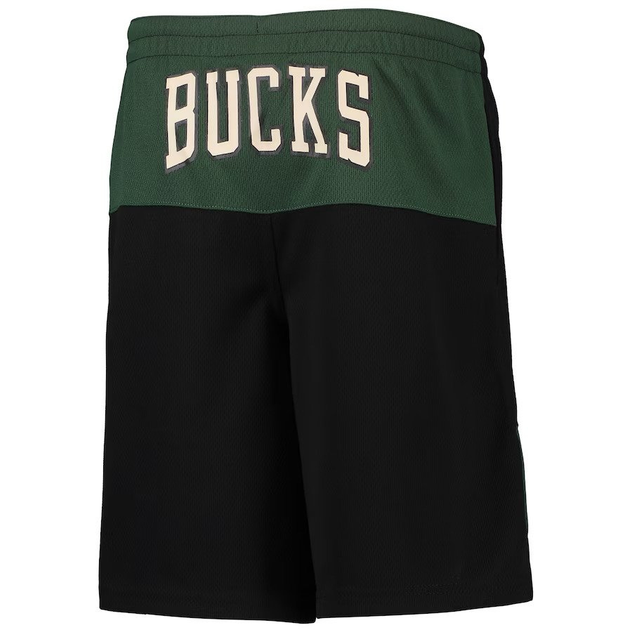 Bucks-Antetokounmpo Shortsit