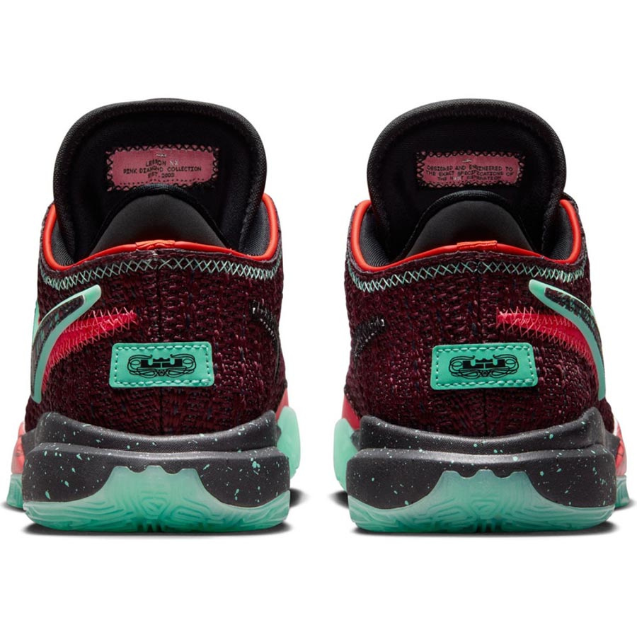 LeBron XX Koripallokeng�t Lasten