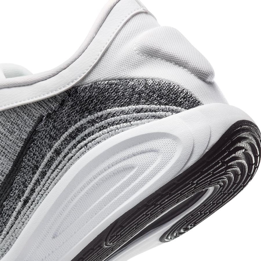 Nike G.T. Hustle Academy Koripallokeng�t