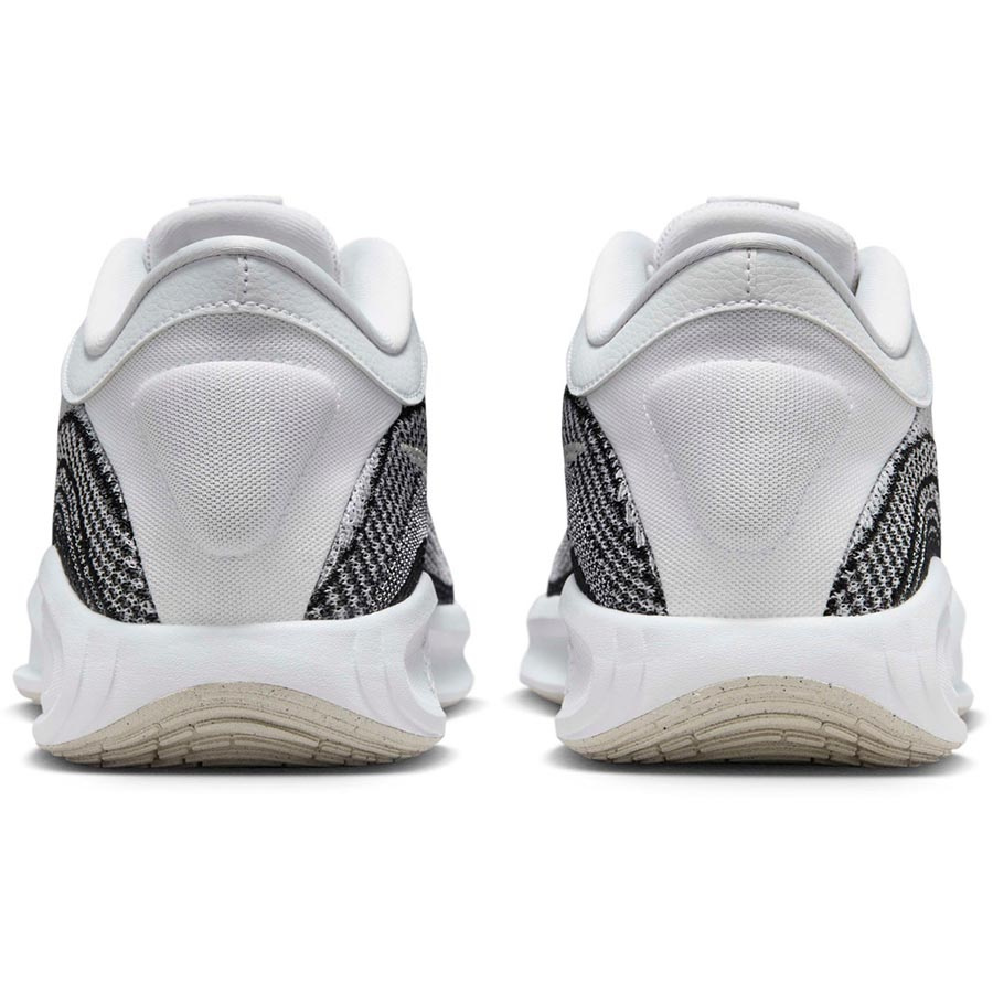 Nike G.T. Hustle Academy Koripallokeng�t