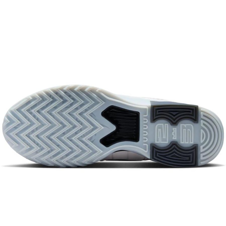 LeBron Witness 9 Koripallokeng�t